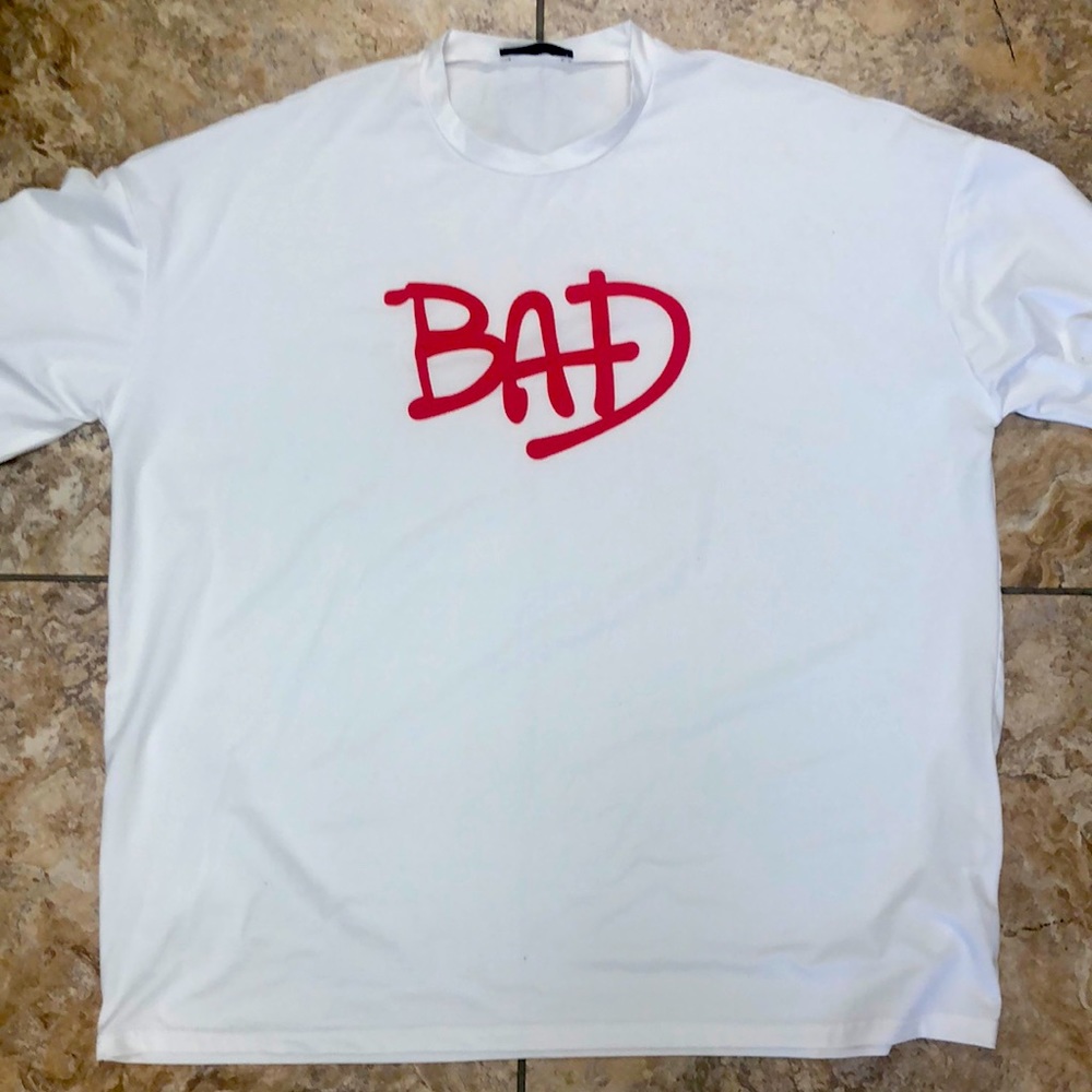 T-shirts size M but for me is L oversized SHEIN